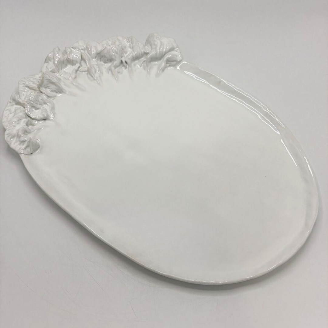 Ceramic Serving Plate with Side Ruffles