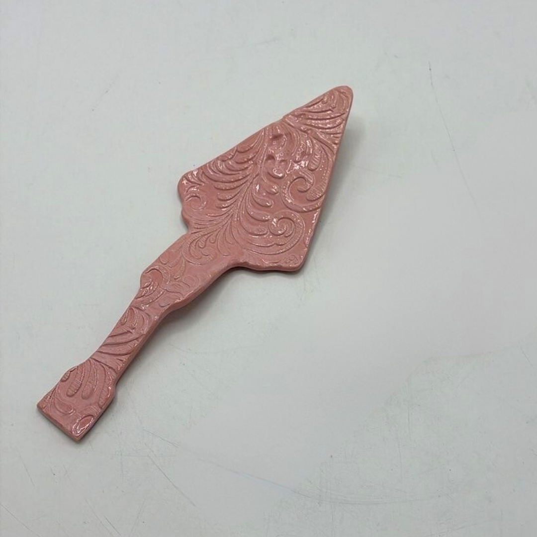 Ceramic Cake Spatula with Engraved Design